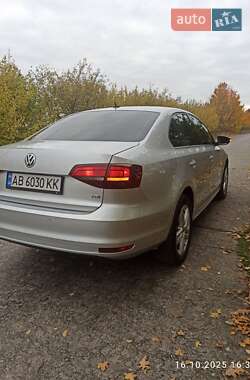 Седан Volkswagen Jetta 2016 в 
