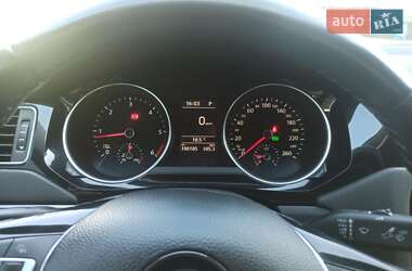 Седан Volkswagen Jetta 2016 в 