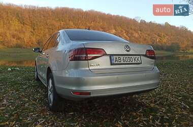 Седан Volkswagen Jetta 2016 в 