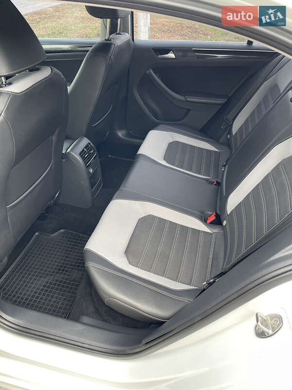 Седан Volkswagen Jetta 2016 в Магдалинівці фото 14 Седан Volkswagen Jetta 2016 в Магдалинівці