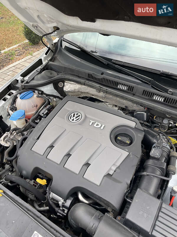 Седан Volkswagen Jetta 2016 в Магдалинівці фото 19 Седан Volkswagen Jetta 2016 в Магдалинівці