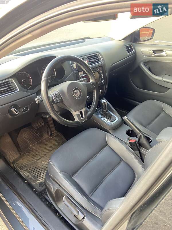 Седан Volkswagen Jetta 2012 в Києві