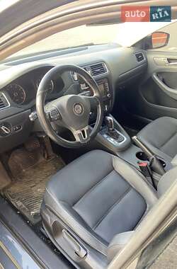 Седан Volkswagen Jetta 2012 в 