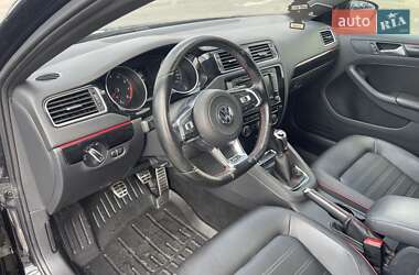 Седан Volkswagen Jetta 2015 в  фото 14 Седан Volkswagen Jetta 2015 в