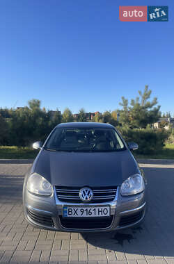 Седан Volkswagen Jetta 2005 в  фото 2 Седан Volkswagen Jetta 2005 в