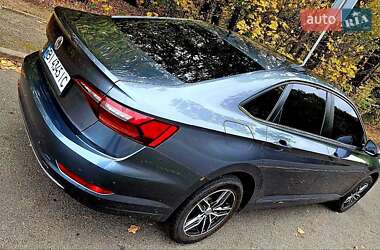 Седан Volkswagen Jetta 2018 в 