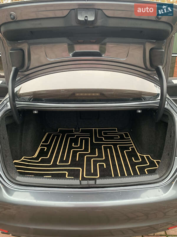 Седан Volkswagen Jetta 2012 в Иванковичах