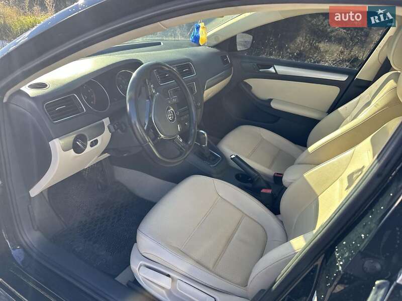 Седан Volkswagen Jetta 2016 в Жовкве