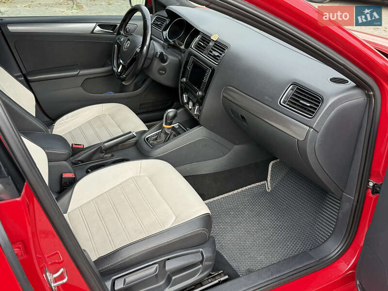 Седан Volkswagen Jetta 2016 в Новом Буге фото 9 Седан Volkswagen Jetta 2016 в Новом Буге