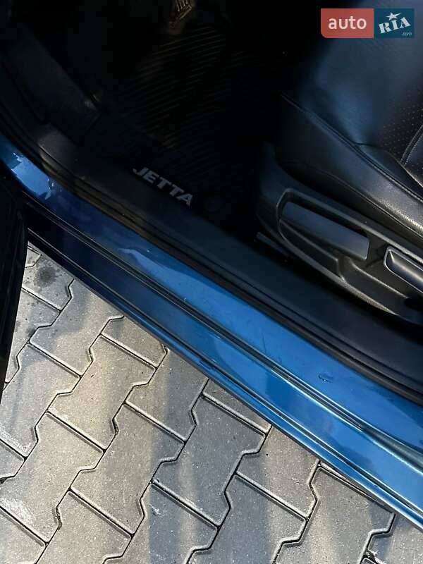 Седан Volkswagen Jetta 2016 в Хмельницком