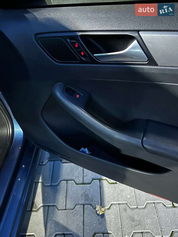 Седан Volkswagen Jetta 2016 в Хмельницком