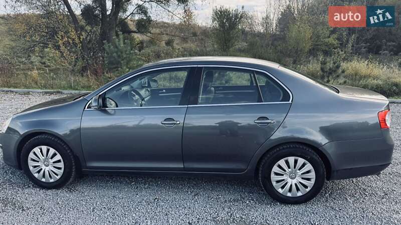Седан Volkswagen Jetta 2005 в Львове