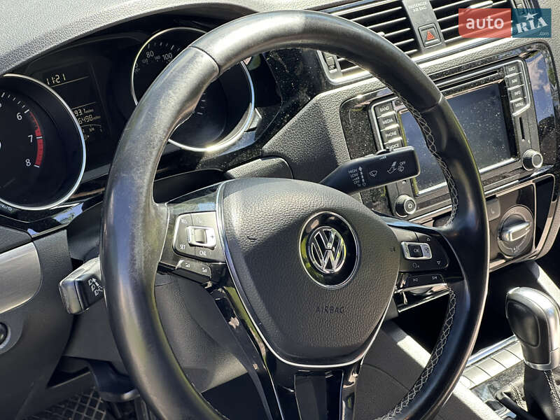 Седан Volkswagen Jetta 2015 в Ужгороді фото 7 Седан Volkswagen Jetta 2015 в Ужгороді