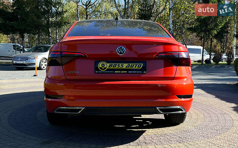 Седан Volkswagen Jetta 2019 в Львове