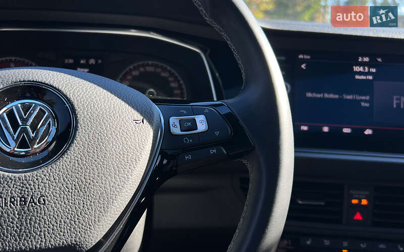 Седан Volkswagen Jetta 2019 в Львове