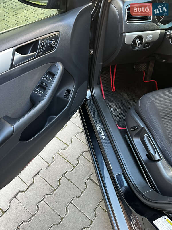 Седан Volkswagen Jetta 2013 в Тернополе