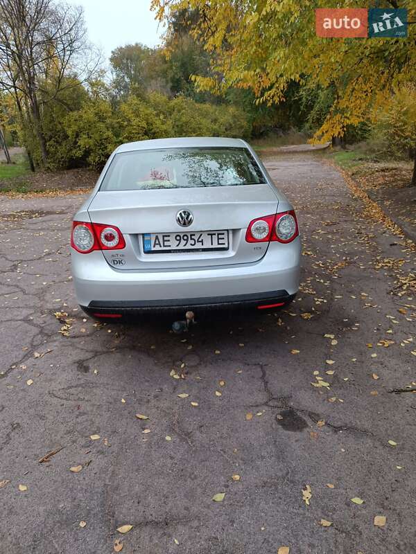 Седан Volkswagen Jetta 2005 в Верхньодніпровську