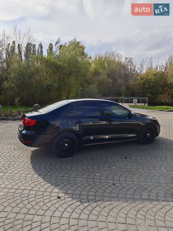 Седан Volkswagen Jetta 2011 в Луцке