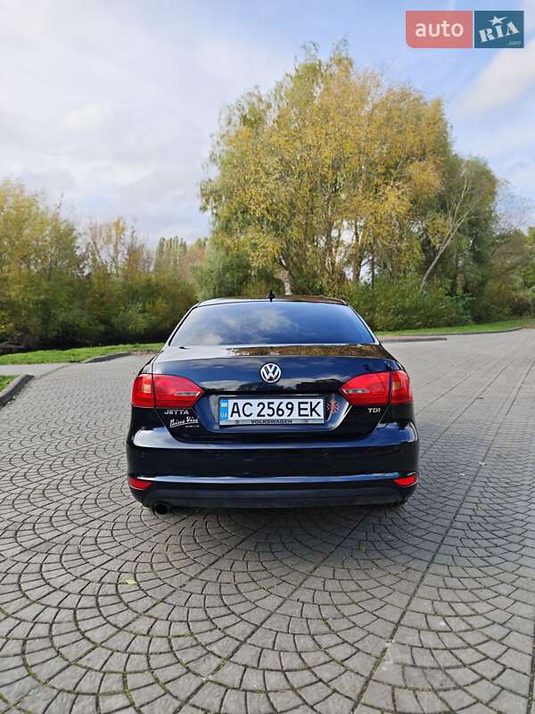 Седан Volkswagen Jetta 2011 в Луцке