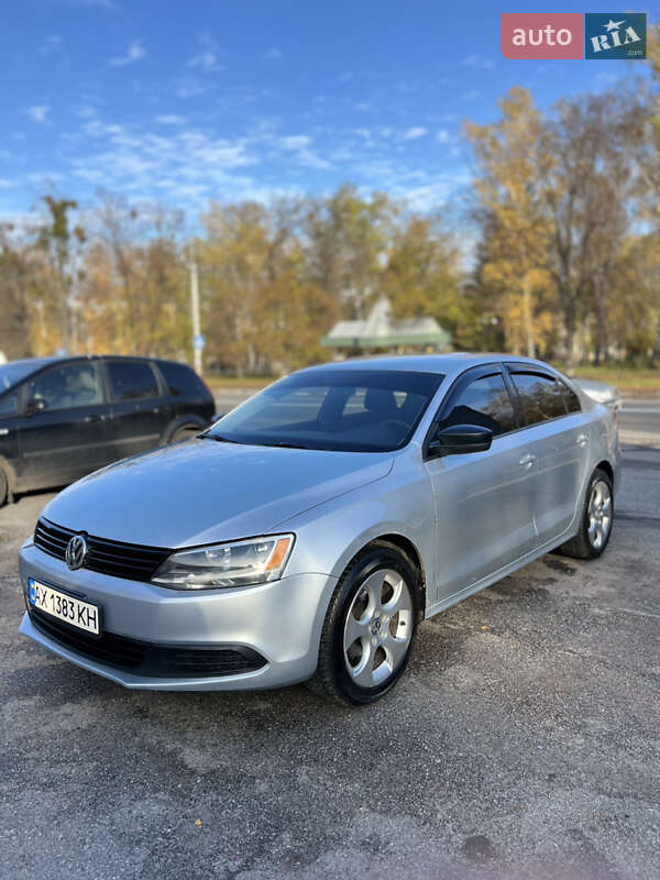 Седан Volkswagen Jetta 2013 в Полтаве фото Седан Volkswagen Jetta 2013 в Полтаве