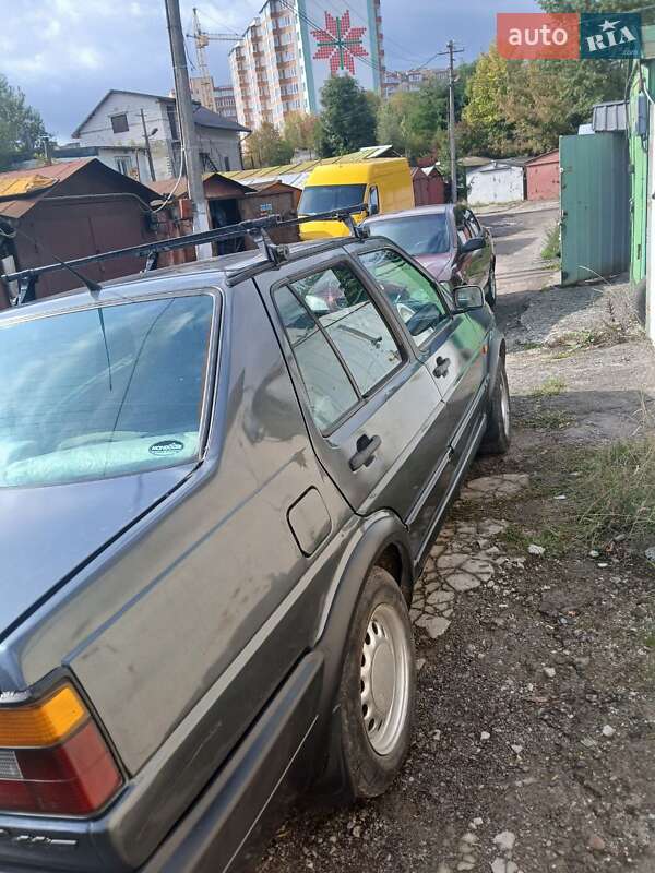Седан Volkswagen Jetta 1990 в Львові