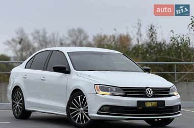 Седан Volkswagen Jetta 2015 в  фото 8 Седан Volkswagen Jetta 2015 в