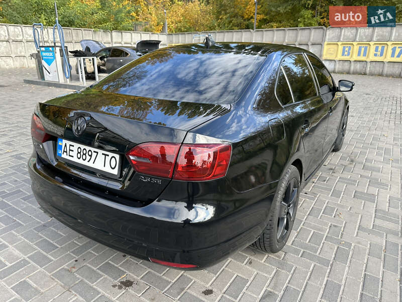 Седан Volkswagen Jetta 2012 в Дніпрі