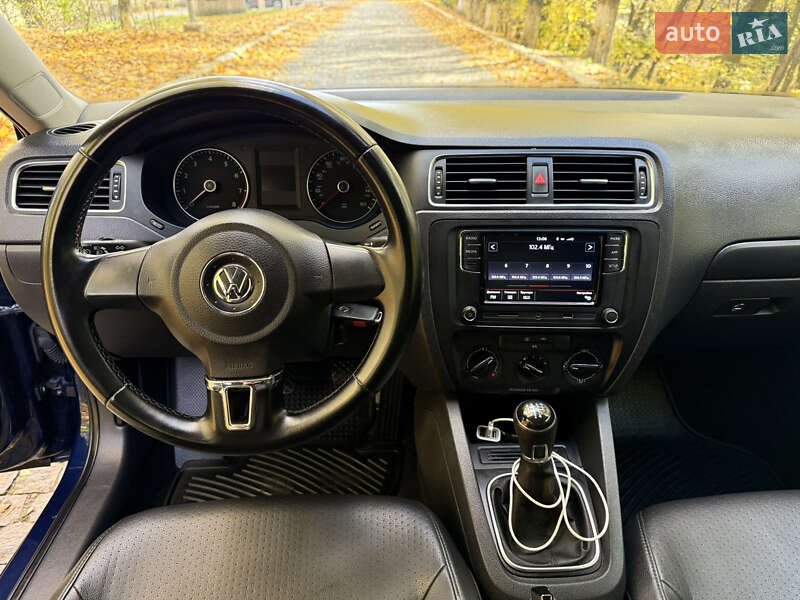 Седан Volkswagen Jetta 2014 в Черновцах фото 36 Седан Volkswagen Jetta 2014 в Черновцах