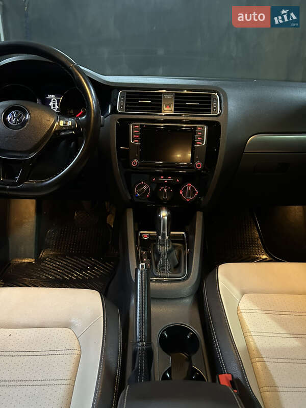 Седан Volkswagen Jetta 2015 в Сумах