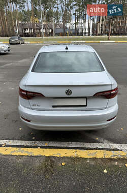 Седан Volkswagen Jetta 2018 в  фото 6 Седан Volkswagen Jetta 2018 в