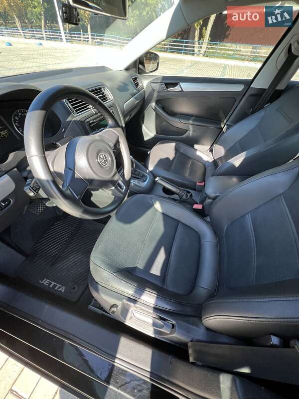 Седан Volkswagen Jetta 2013 в Измаиле