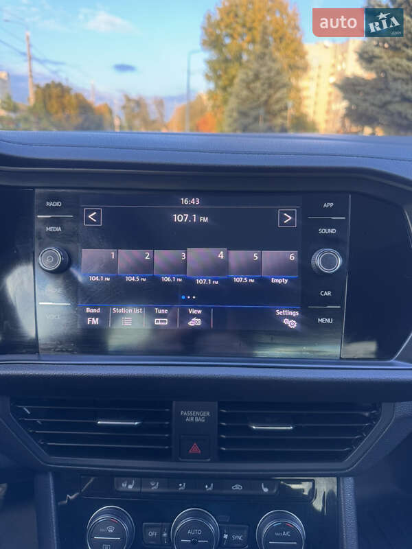 Седан Volkswagen Jetta 2019 в Черкассах