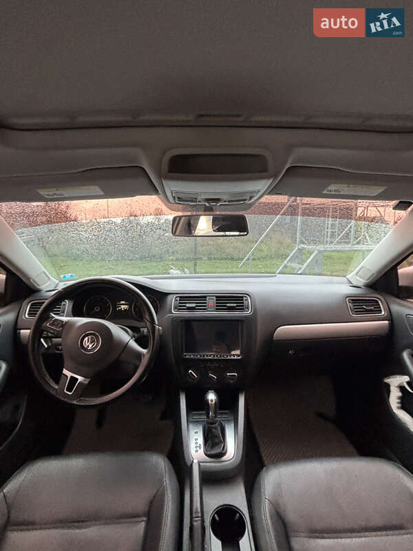 Седан Volkswagen Jetta 2012 в Києві фото 6 Седан Volkswagen Jetta 2012 в Києві