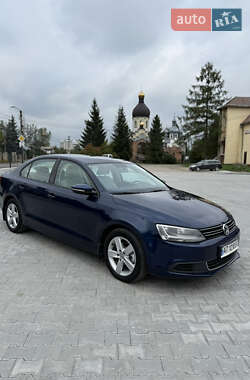 Седан Volkswagen Jetta 2011 в Калуше Седан Volkswagen Jetta 2011 в Калуше