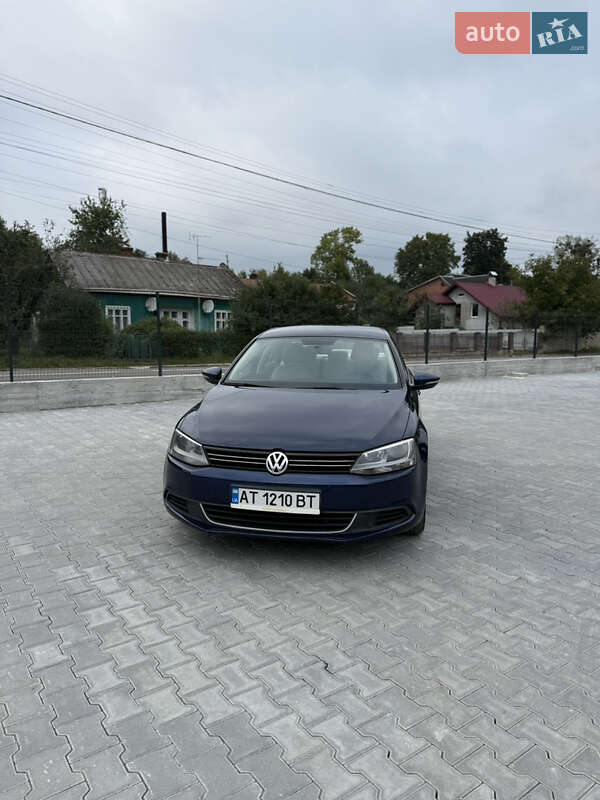 Седан Volkswagen Jetta 2011 в Калуше