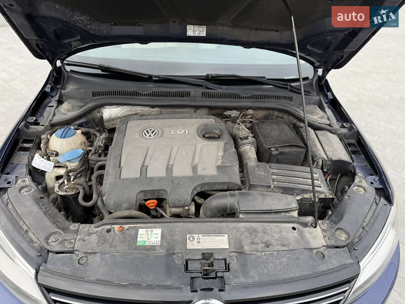 Седан Volkswagen Jetta 2011 в Калуше