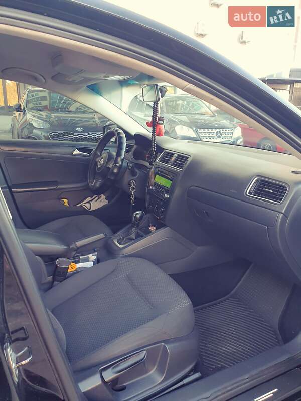 Седан Volkswagen Jetta 2014 в Обухові фото 19 Седан Volkswagen Jetta 2014 в Обухові