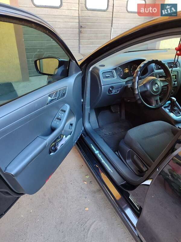 Седан Volkswagen Jetta 2014 в Обухові фото 52 Седан Volkswagen Jetta 2014 в Обухові