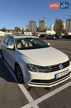 Седан Volkswagen Jetta 2016 в Киеве