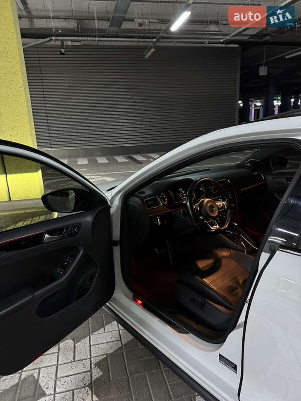 Седан Volkswagen Jetta 2017 в Киеве фото 2 Седан Volkswagen Jetta 2017 в Киеве