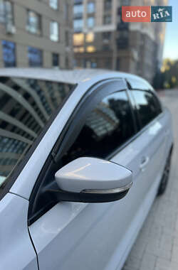 Седан Volkswagen Jetta 2016 в  фото 4 Седан Volkswagen Jetta 2016 в