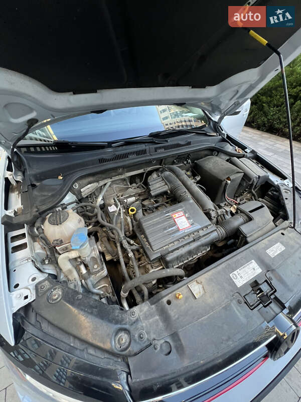 Седан Volkswagen Jetta 2016 в Ірпені фото 21 Седан Volkswagen Jetta 2016 в Ірпені