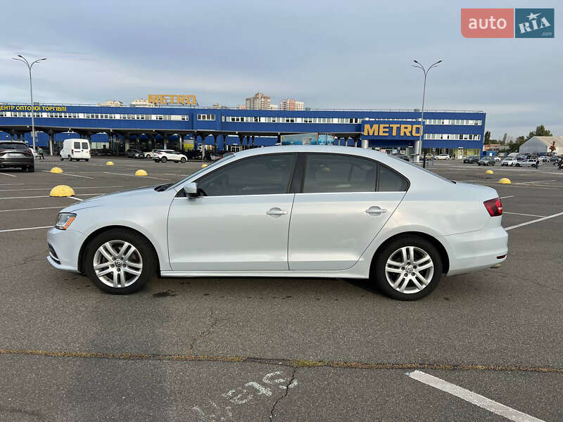 Седан Volkswagen Jetta 2017 в Киеве