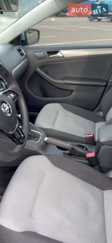 Седан Volkswagen Jetta 2017 в Киеве