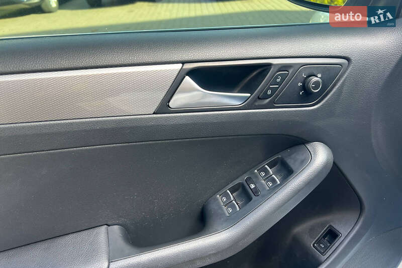 Седан Volkswagen Jetta 2015 в Івано-Франківську фото 9 Седан Volkswagen Jetta 2015 в Івано-Франківську
