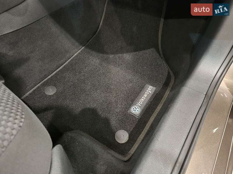 Седан Volkswagen Jetta 2013 в Киеве фото 26 Седан Volkswagen Jetta 2013 в Киеве