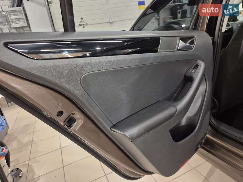 Седан Volkswagen Jetta 2013 в Киеве фото 29 Седан Volkswagen Jetta 2013 в Киеве