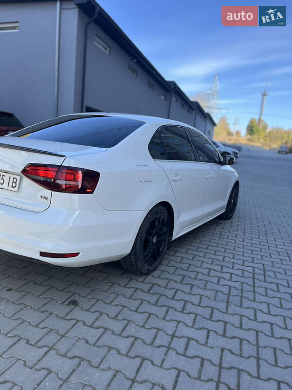 Седан Volkswagen Jetta 2016 в Тернополе фото 7 Седан Volkswagen Jetta 2016 в Тернополе