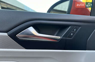 Седан Volkswagen Jetta 2019 в  фото 10 Седан Volkswagen Jetta 2019 в