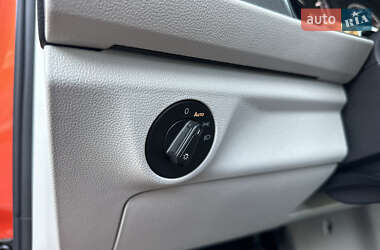 Седан Volkswagen Jetta 2019 в  фото 13 Седан Volkswagen Jetta 2019 в